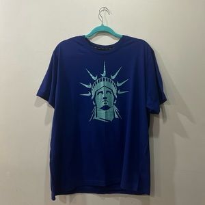 NWOT Nike Mens NYC Lady Liberty T-shirt